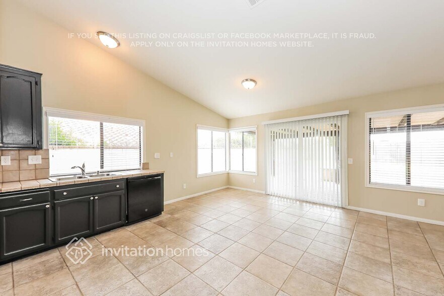 Building Photo - 33074 Sangston Dr
