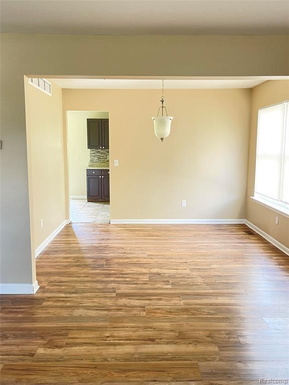 Building Photo - 1215 Oaklawn Dr