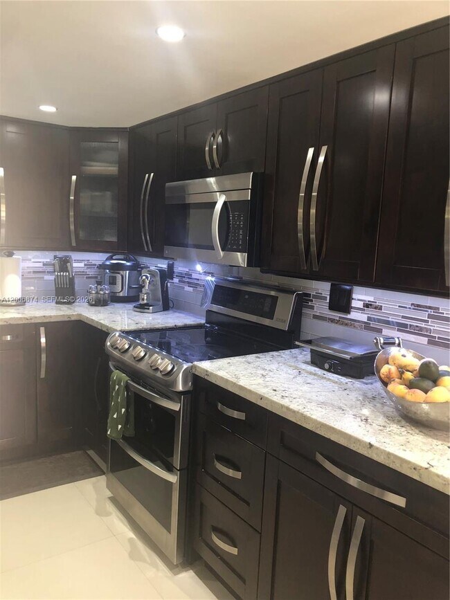 Building Photo - 1155 NW 123rd Ct