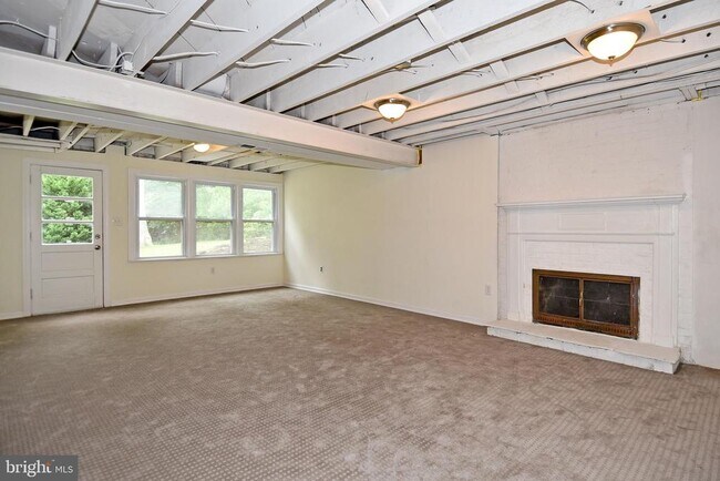 Building Photo - 3865 N Upland St