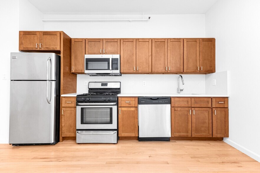 Building Photo - 97 Grand St