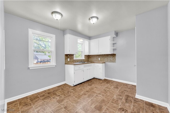 Building Photo - 135 Greencroft Rd