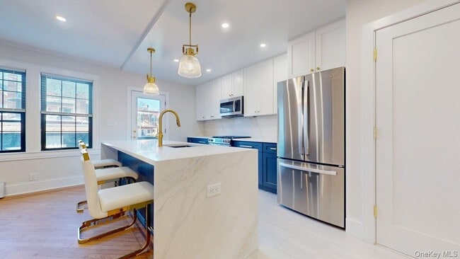 Building Photo - 88-37 62nd Dr