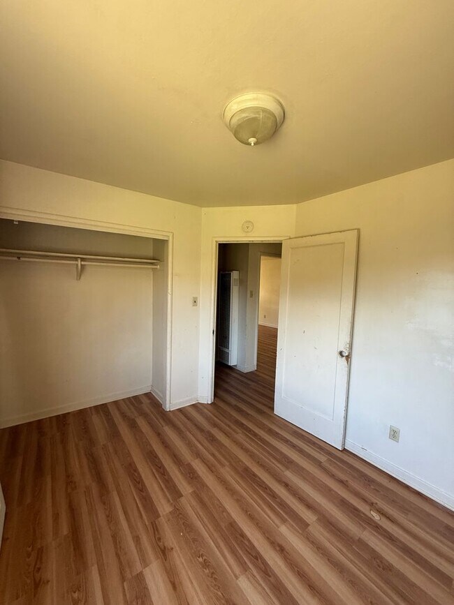Building Photo - updated 2 bedroom duplex