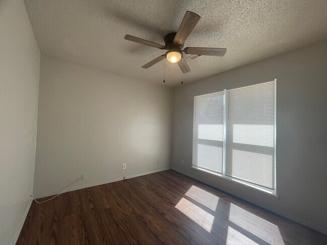 Building Photo - Cute Glenpool 3BD/1.5 BA near High School