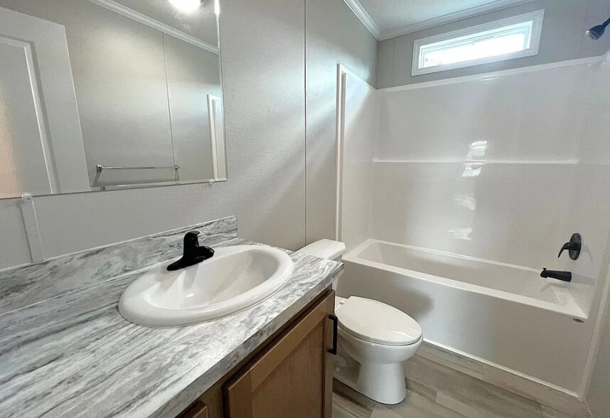 Building Photo - 6588 N Hampshire Dr