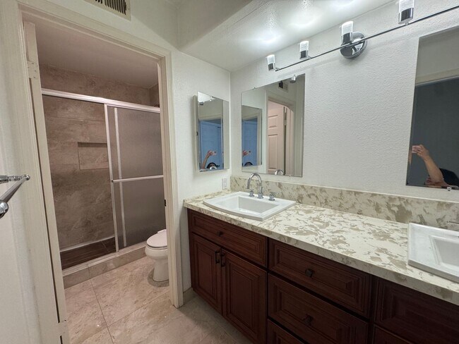 Building Photo - 3450 Rancho Diego Cir