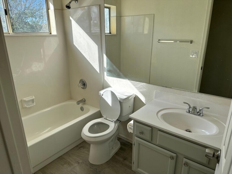 Building Photo - 5063 W Whitten St