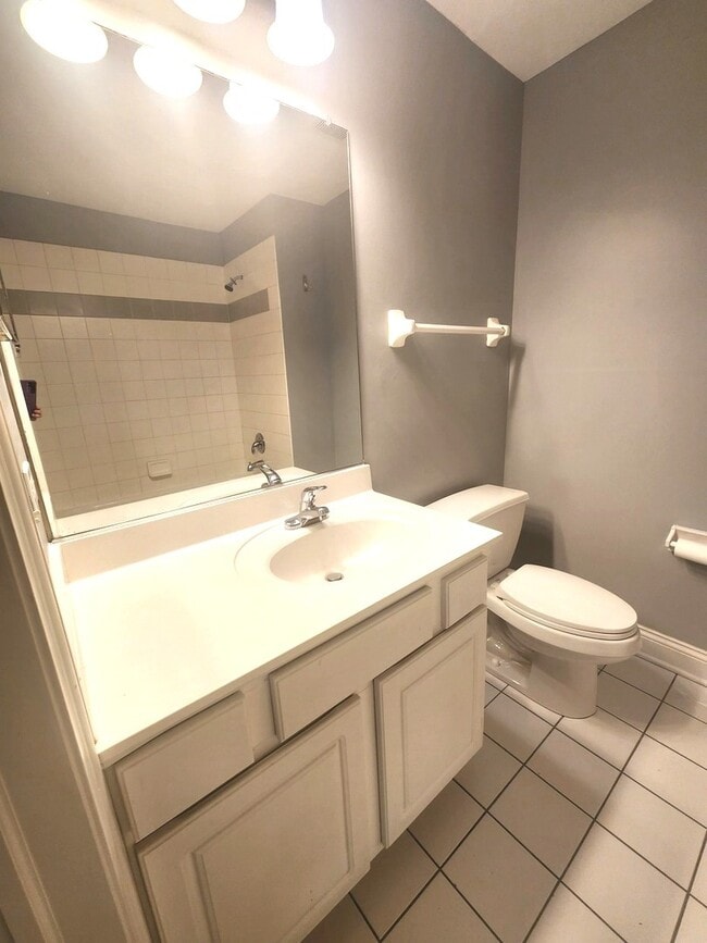 Building Photo - 43 Foxcroft Rd