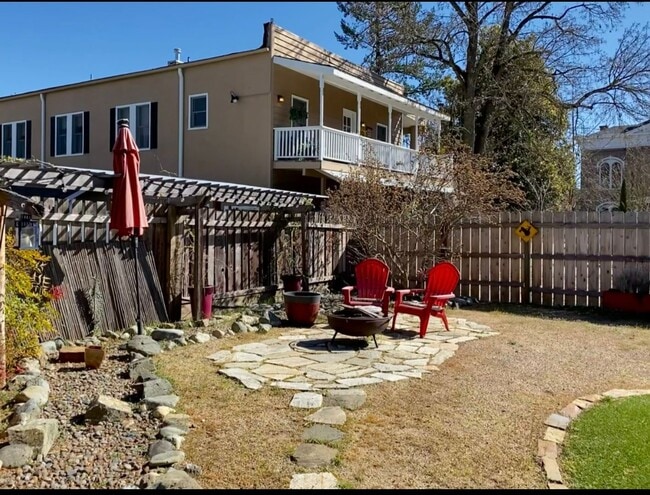 Building Photo - **Jacksonville Gem in the Historic Distric...