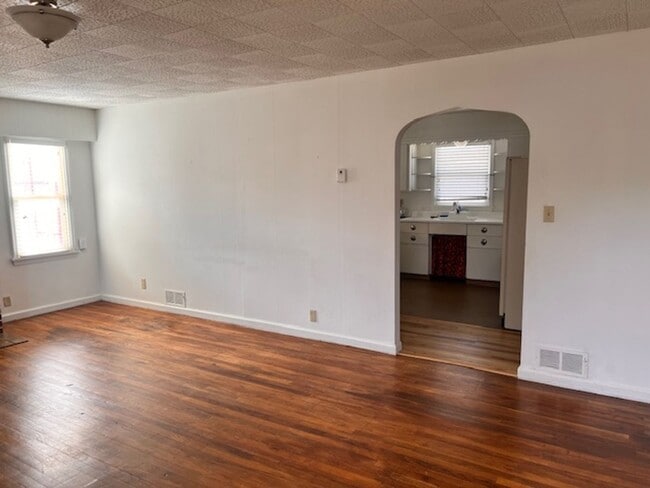 Building Photo - 2 Bed 1 Bath House in Scenic Parowan