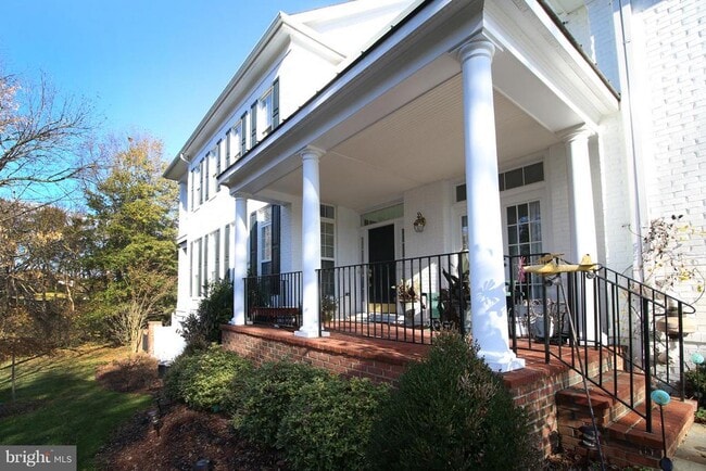 Building Photo - 18400 Lanier Island Square