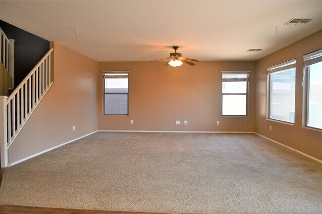 Building Photo - 1633 E Melanie St