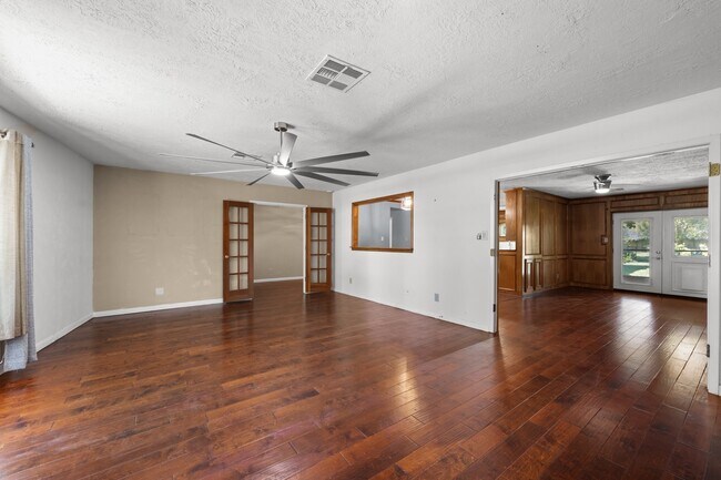 Building Photo - 616 Cannan Dr