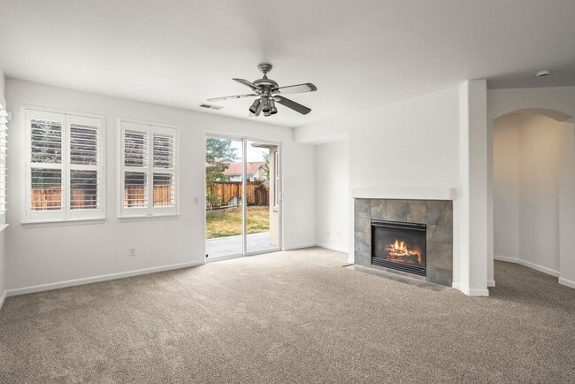 Building Photo - 4 Bedroom Home with Loft & Mountain Views ...