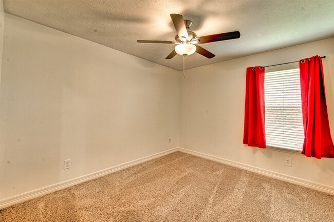 Building Photo - 7022 Raven Cliffs Ln