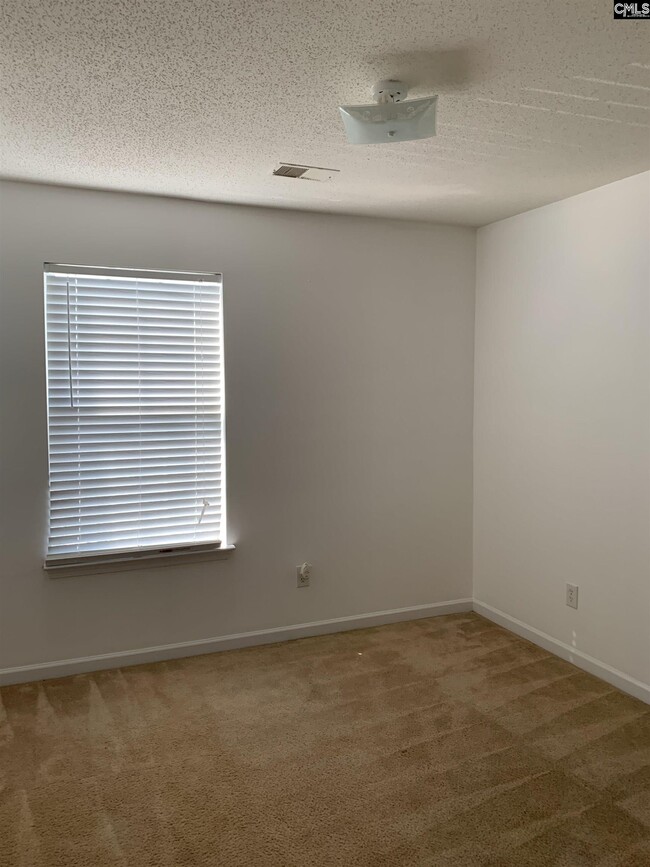Building Photo - 1203 Waverly Pl Dr