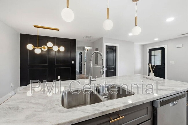 Building Photo - 562 Gary Rd NW