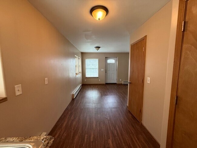 Building Photo - Beautifully Remodeled Duplex in the Villag...