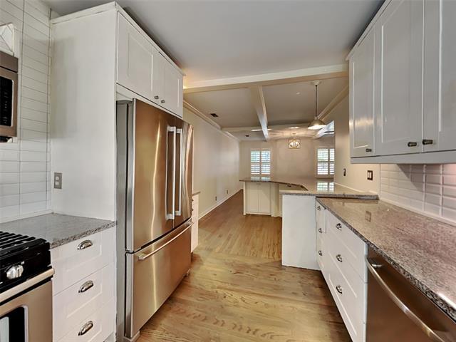 Building Photo - 8902 Redondo Dr