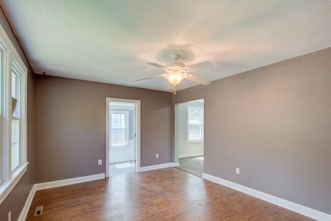 Building Photo - Renovated Home on Quiet Cul-De-Sac