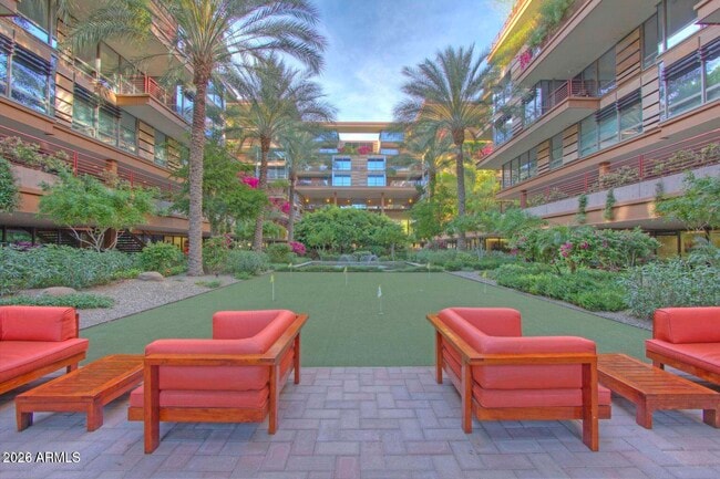 Building Photo - 7117 E Rancho Vista Dr