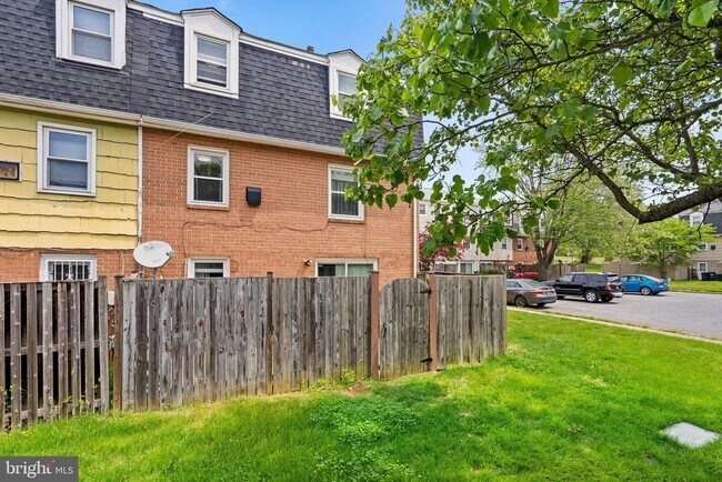 Building Photo - 81 Watkins Park Dr