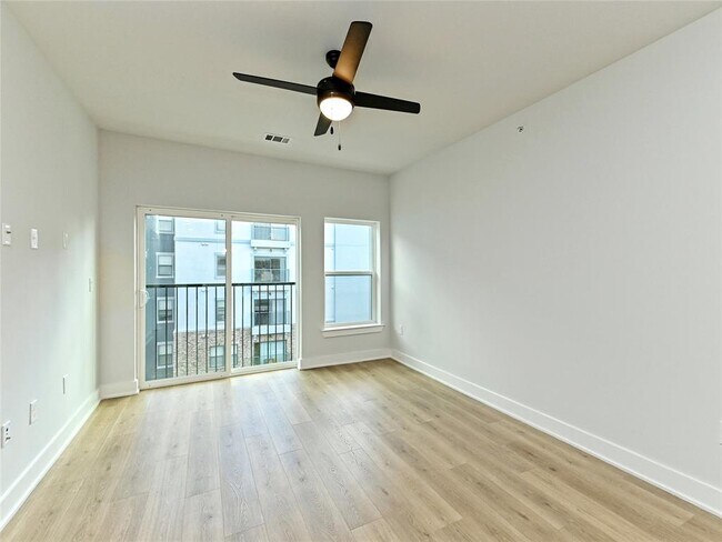 Building Photo - 2500 Longview St