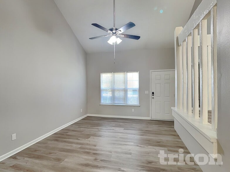 Building Photo - 12360 Hennigan Pl Ln