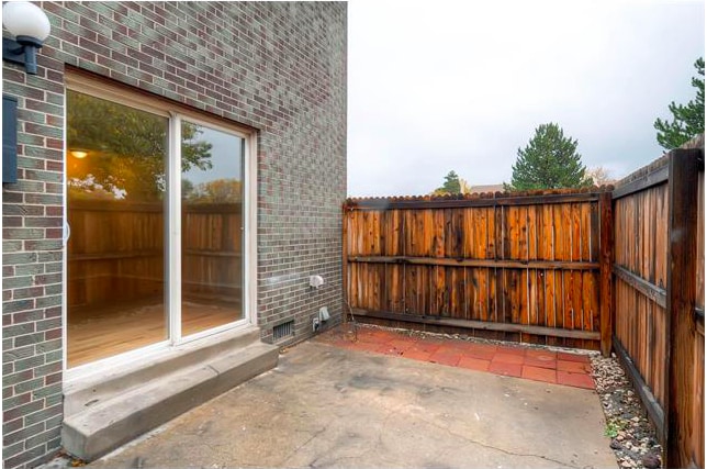 Building Photo - 2BR/1.5BA Remodeled Row Home in Westminster AVAIL 7/15