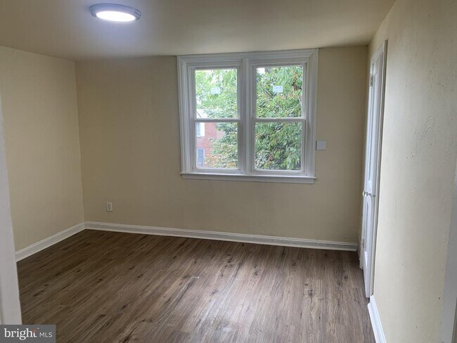 Building Photo - 1367 Edgehill Rd