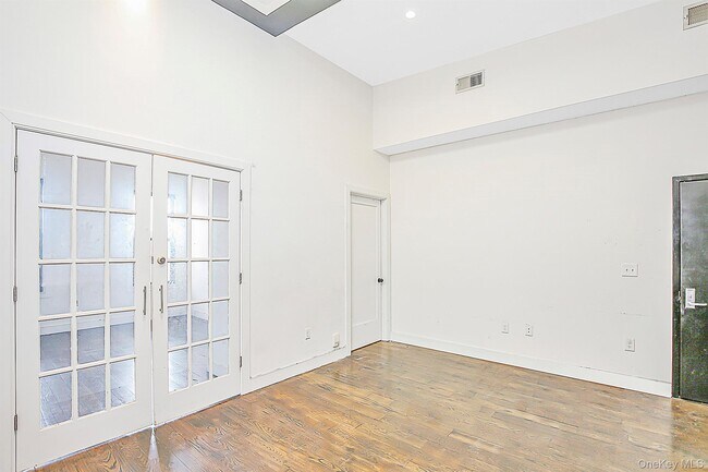 Building Photo - 99 Eldert St