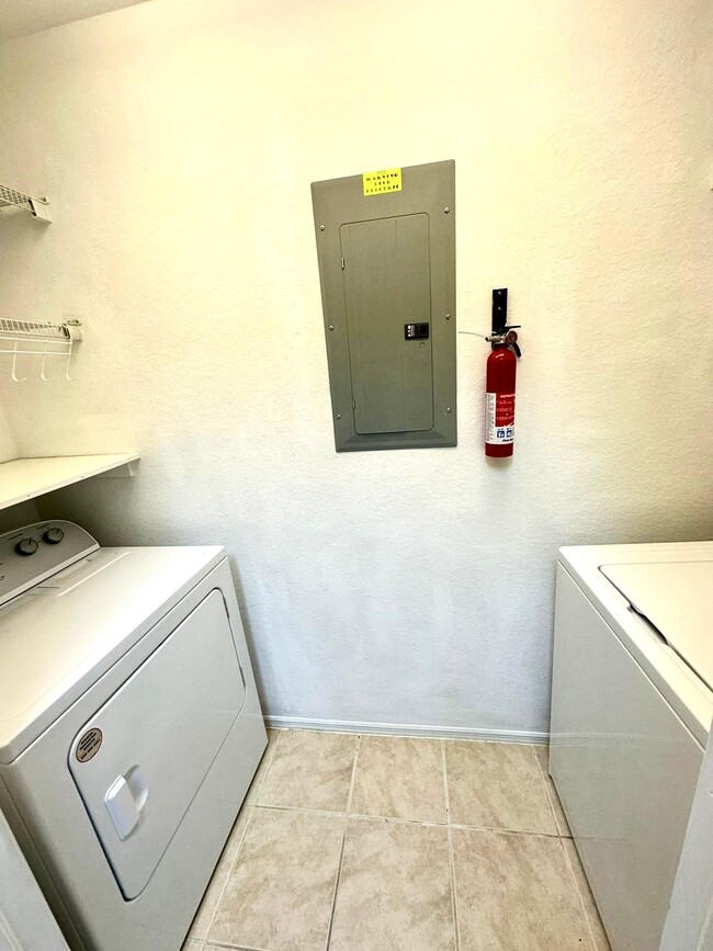 Laundry room - 9035 Colby Dr