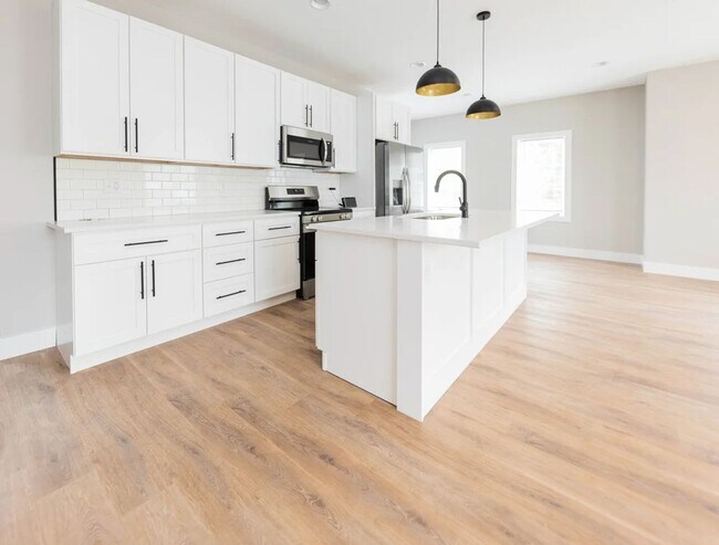 Building Photo - Call to inquire about Specials! New Construction / 4 bed, 4 bath Available 8/14/2026