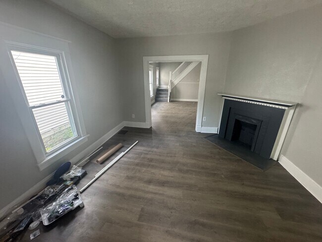 Building Photo - 613-615 N. Jefferson Ave