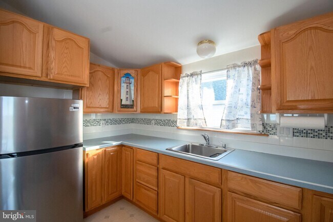 Building Photo - 100 Sheridan Square