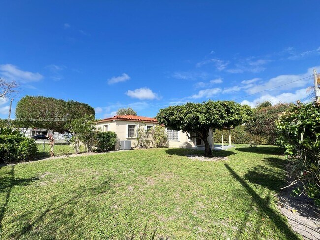 Building Photo - 2101 SW 81st Ave