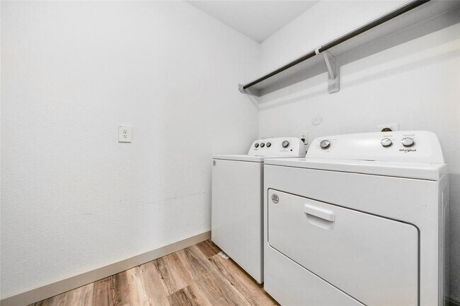 Building Photo - 14734 Sweetwater Dr