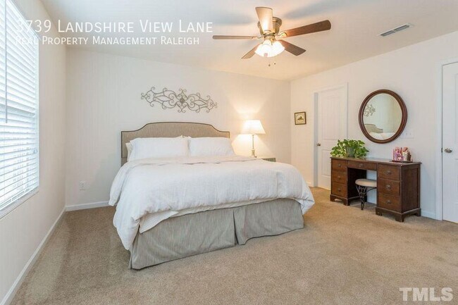Building Photo - 3739 Landshire View Lane