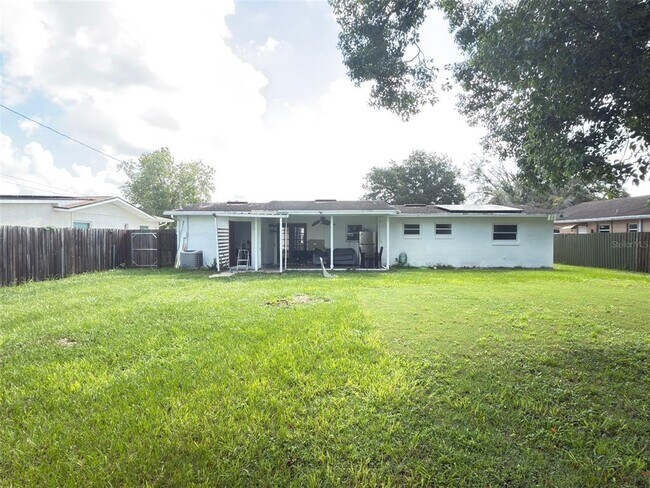 Building Photo - 1828 Marcia Dr