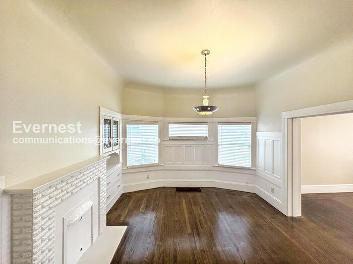 Building Photo - 714 60th St