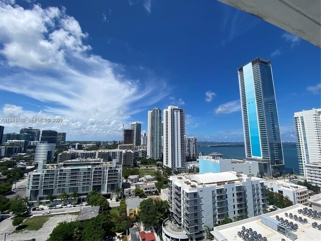 Building Photo - 333 NE 24th St