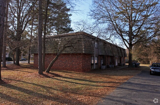 Building Photo - McAlway Chateau
