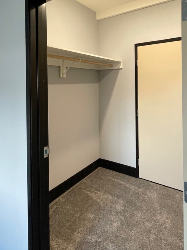 Building Photo - 60 Merlot Dr