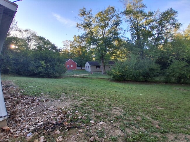 Building Photo - 804 Knollcrest-