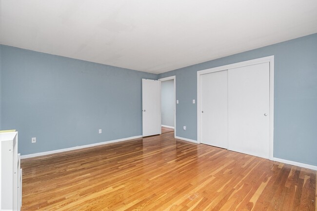 Building Photo - 121 Tremont St