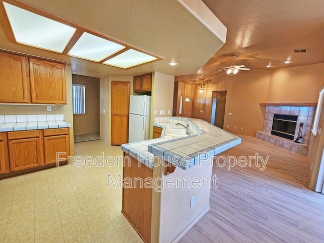 Building Photo - 3280 E Winery Rd