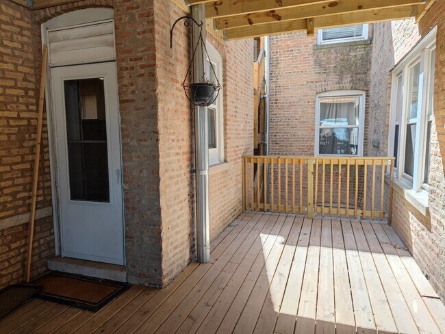 Building Photo - 4904 N Springfield Ave