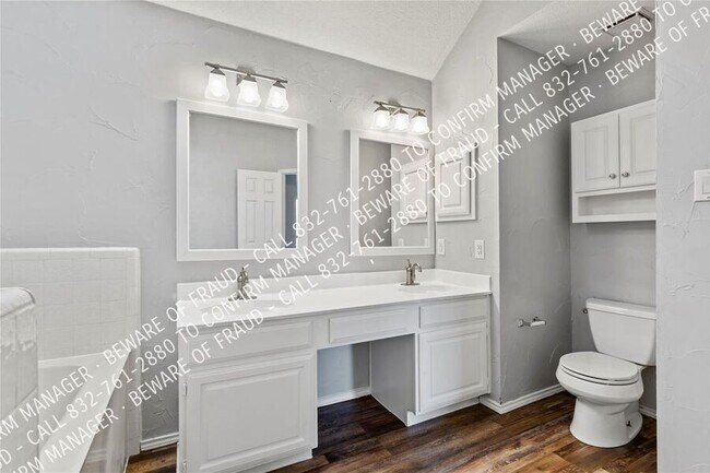 Building Photo - 473 Leisure Ln