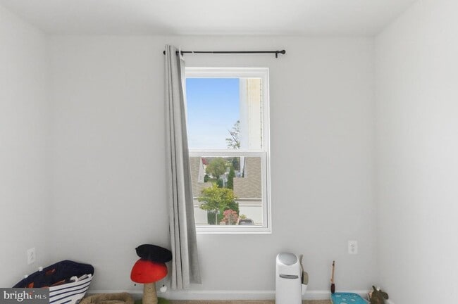 Building Photo - 66 National St